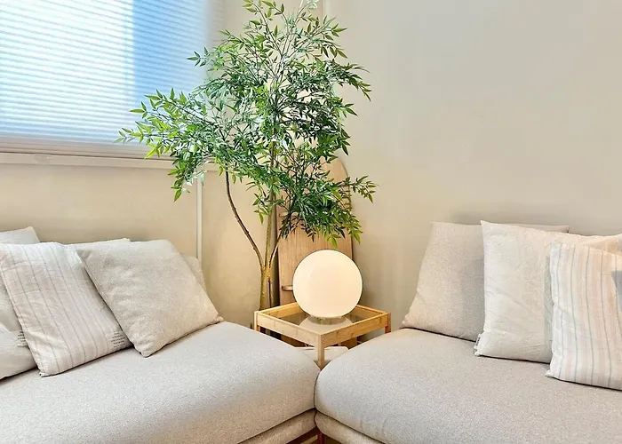 Le Coze Nampo, 2br 3 Queen Bed, 8 Minutes From Station, Maximum 6 People *