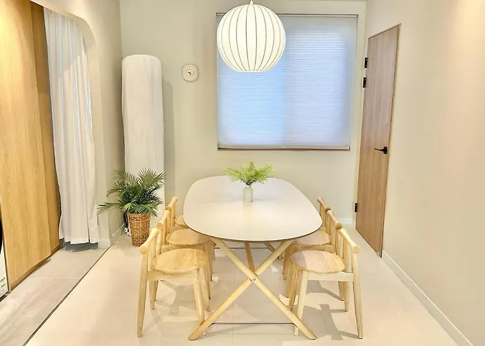 Le Coze Nampo, 2br 3 Queen Bed, 8 Minutes From Station, Maximum 6 People * Busan